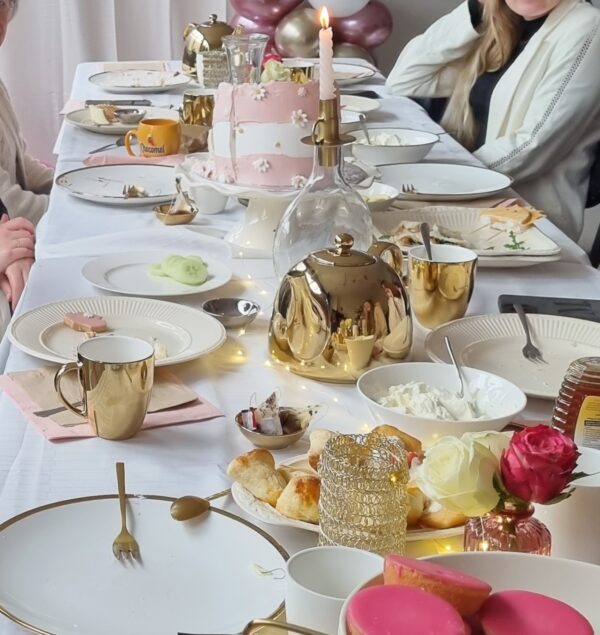 Vtwonen theepot goud porselein high tea