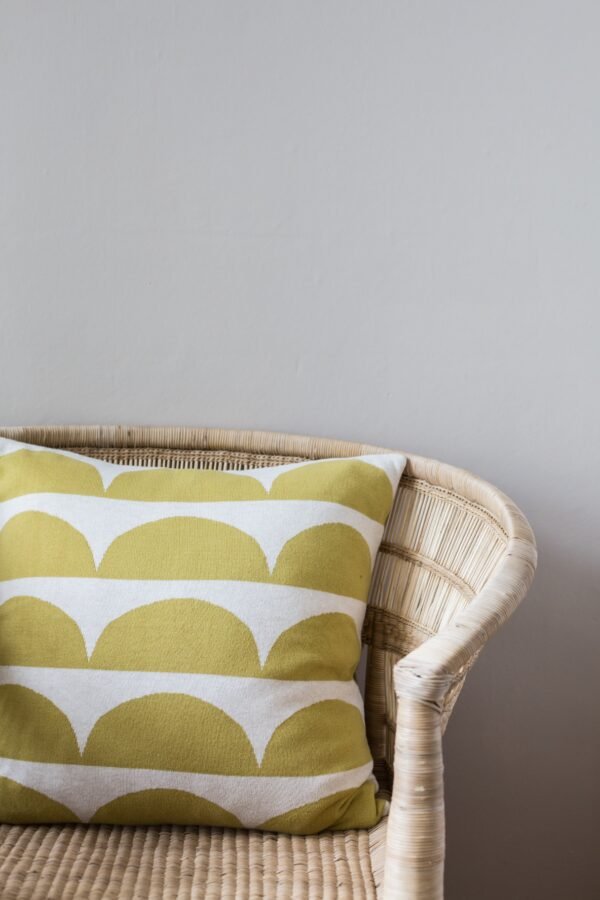 Funky Doris sierkussen Kamelia olijfgroen